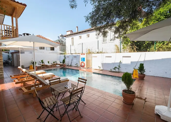 The Cadianda Gazde/Camere de închiriat