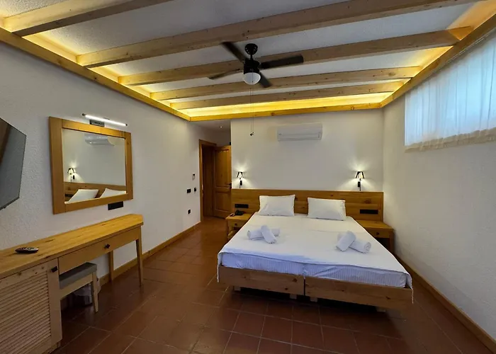 The Cadianda Gazde/Camere de închiriat *